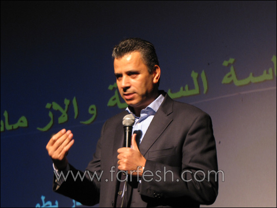 بطو يتواصل "بالحاسة السابعة" مع جمهوره الغفير في محمود درويش بطو يتواصل "بالحاسة السابعة" مع جمهوره الغفير في محمود درويش