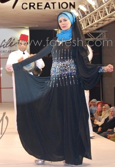 ماذا نصحت أشهر عارضة أزياء محجبة الفتيات المحجبات؟! ماذا نصحت أشهر عارضة أزياء محجبة الفتيات المحجبات؟!