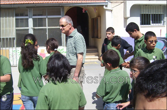 كفيف يصلح آلات الطباعة ويتفوق على 4000 معلم مبصر! كفيف يصلح آلات الطباعة ويتفوق على 4000 معلم مبصر!