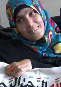 اسرائيل تمنع معاقة فلسطينية من الحصول على كرسي متحرك!!