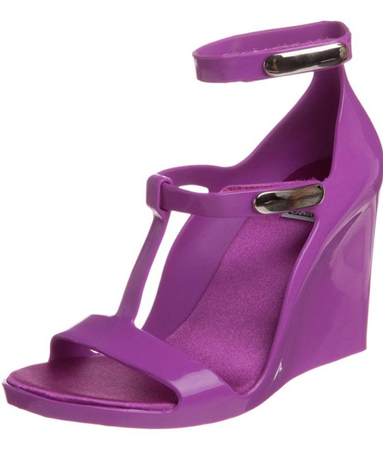 صنادل راقية بمختلف الألوان 