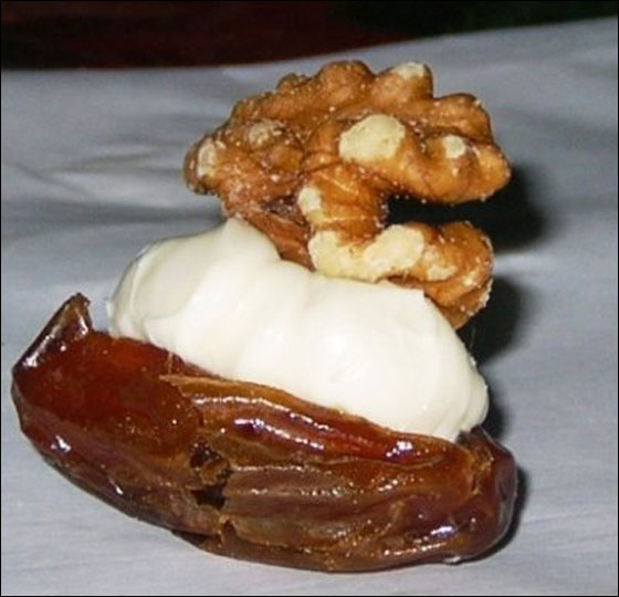 اليكم أجمل الطرق لتقديم التمر في رمضان! اليكم أجمل الطرق لتقديم التمر في رمضان!