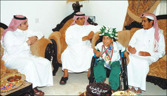 سعودي يتحدى اعاقته.. ويحصد 6 ميداليات في السباحة!! سعودي يتحدى اعاقته.. ويحصد 6 ميداليات في السباحة!!