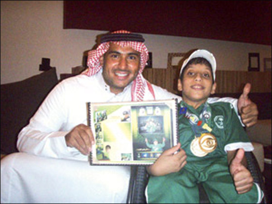 سعودي يتحدى اعاقته.. ويحصد 6 ميداليات في السباحة!! سعودي يتحدى اعاقته.. ويحصد 6 ميداليات في السباحة!!