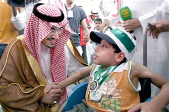 سعودي يتحدى اعاقته.. ويحصد 6 ميداليات في السباحة!! سعودي يتحدى اعاقته.. ويحصد 6 ميداليات في السباحة!!
