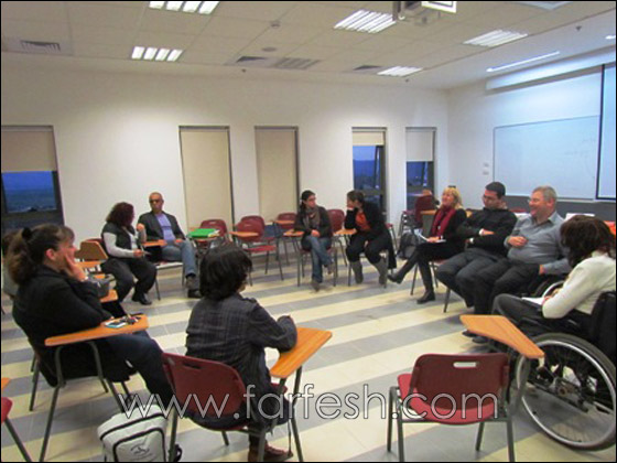 المنارة تشارك في مؤتمر مميز حول الإعاقة والفقر في كلية تل حاي